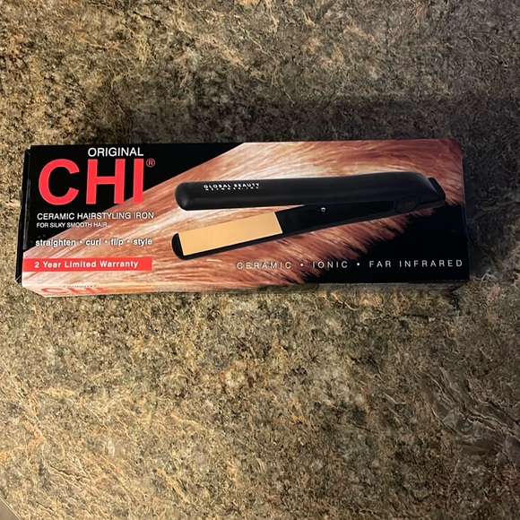 Nearly NEW CHI Ceramic Hairstyling Iron Silky Smooth Hair 🩵 Ionic 🩵FarInfrared - Picture 4 of 9